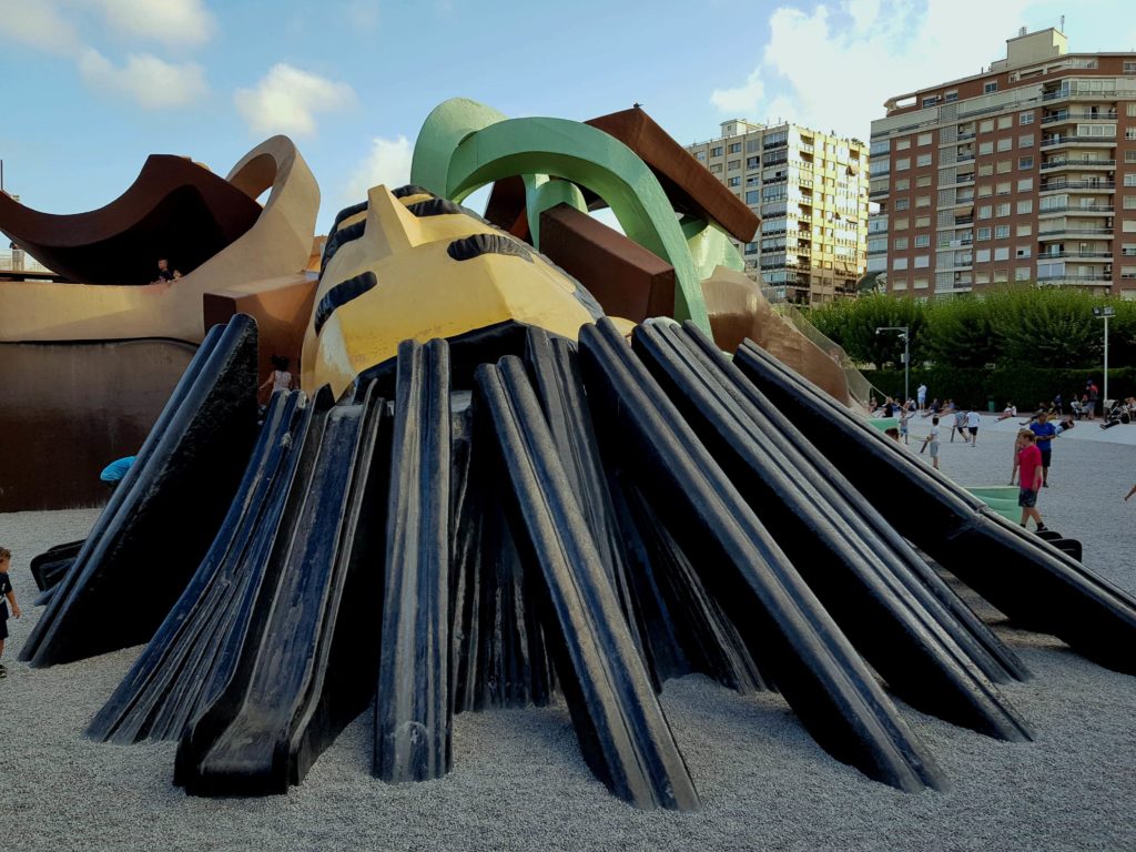 Parcul Guliver din Valencia, locul în care adulții devin copii