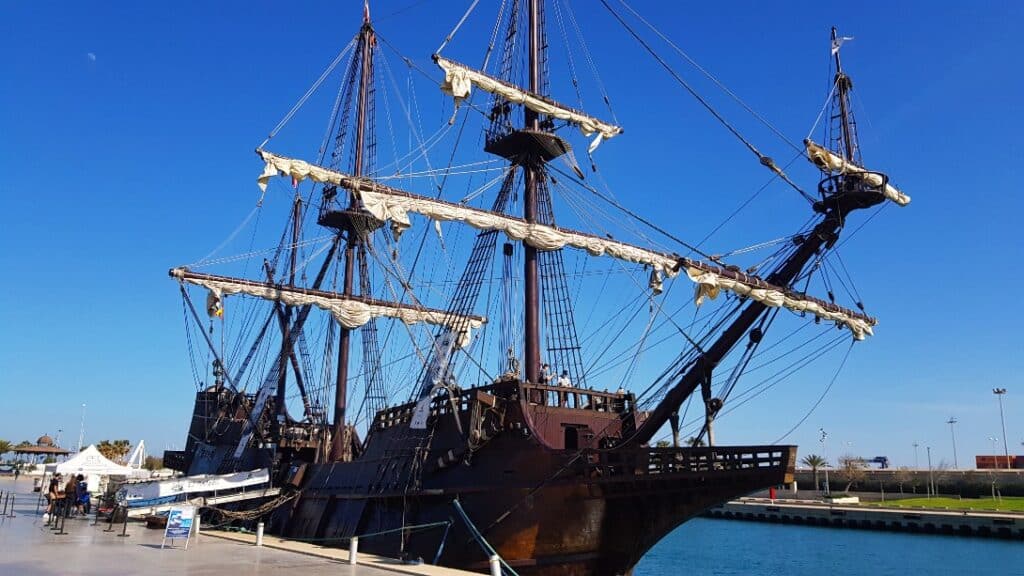 Galionul Andalucía, replica unei nave spaniole din sec. XVII, ancorată în portul din Valencia