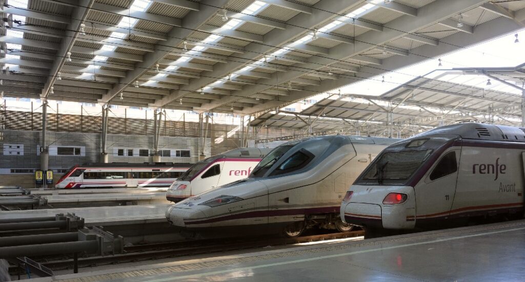 Din martie 2022, Madrid-Valencia cu trenul, la preț de low-cost! Informații rute Barcelona-Madrid-Zaragozala prețuri mici